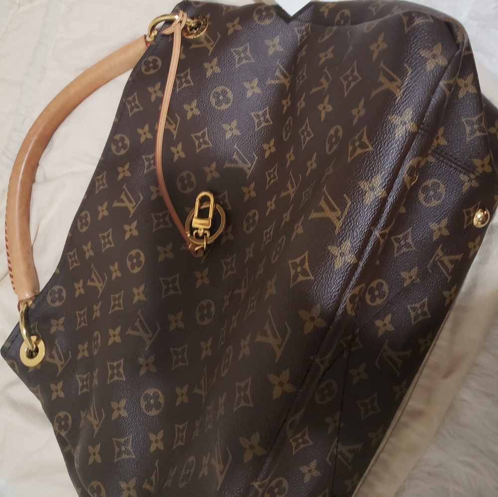 Louis Vuitton Handbag